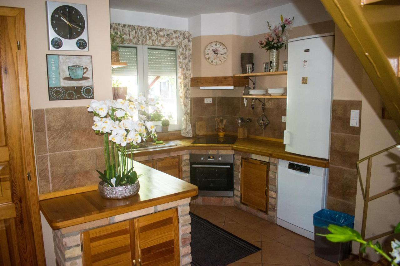 Oazis Apartman Keszthely Ngoại thất bức ảnh