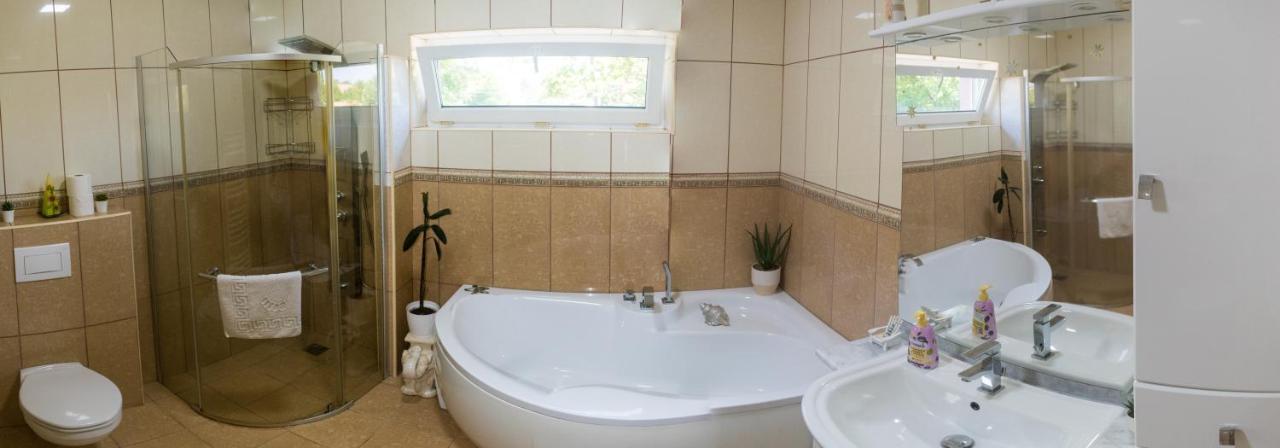 Oazis Apartman Keszthely Ngoại thất bức ảnh